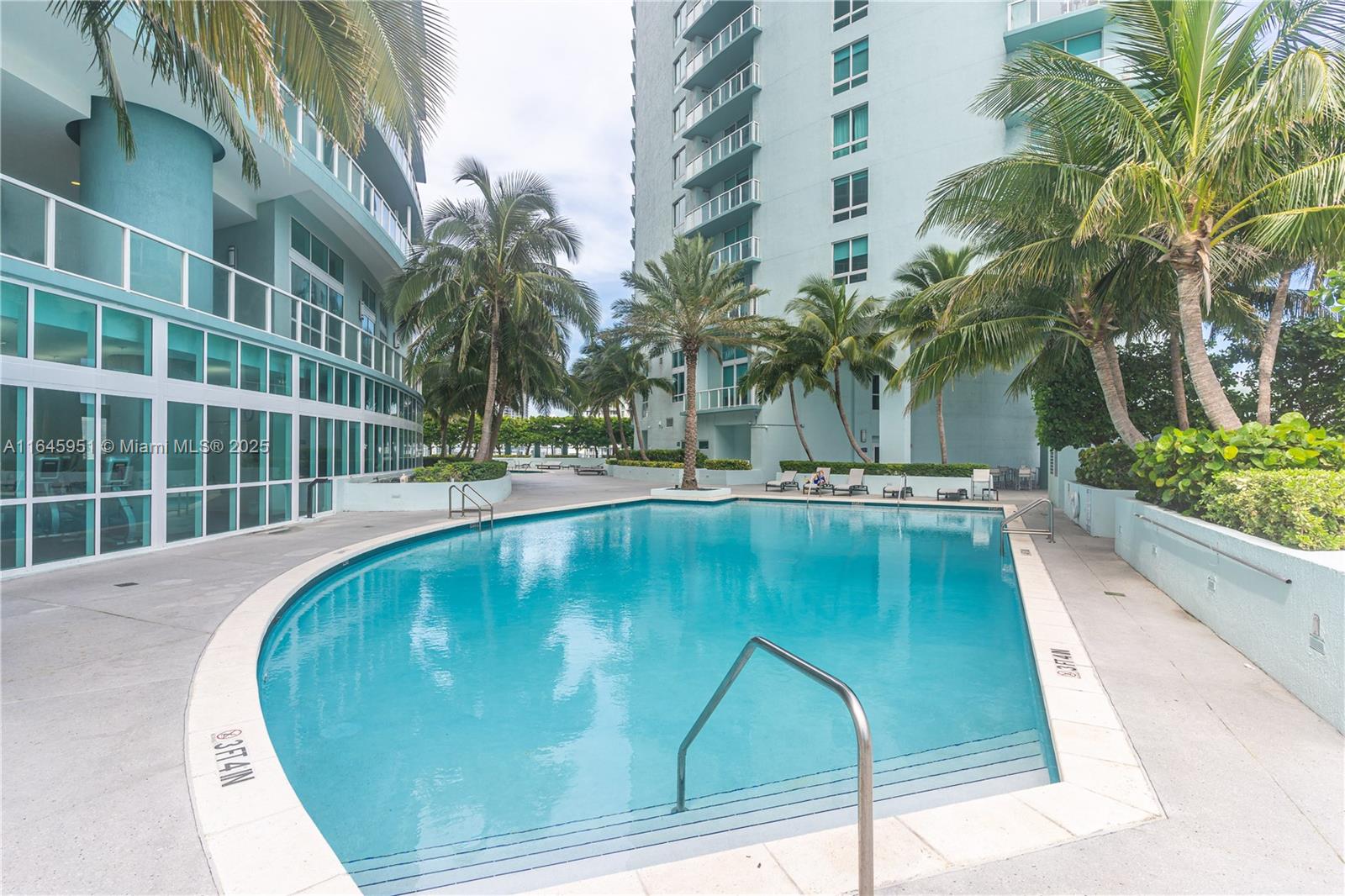 1900 N Bayshore Dr # 3611