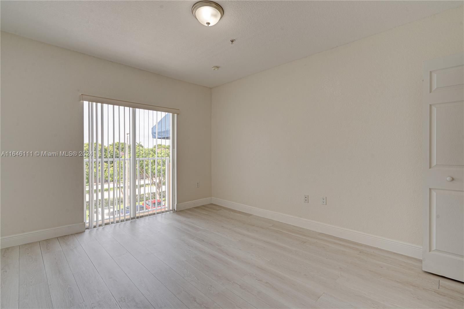 21130 SW 87th Ave # 303