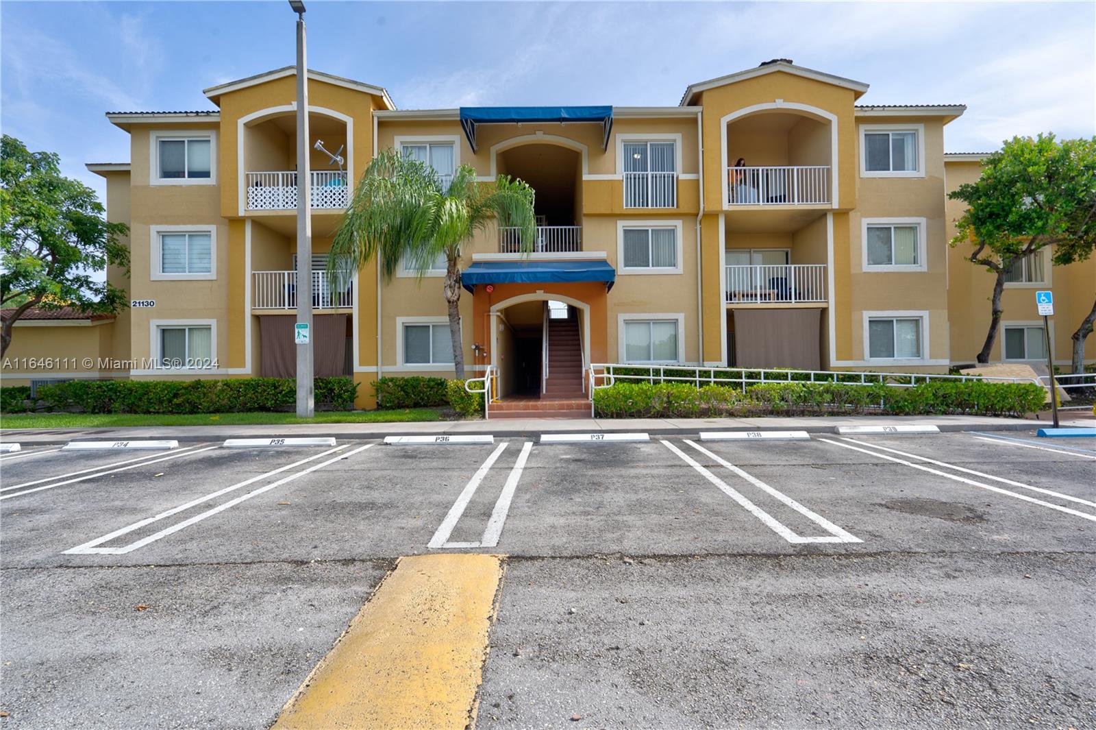 21130 SW 87th Ave # 303