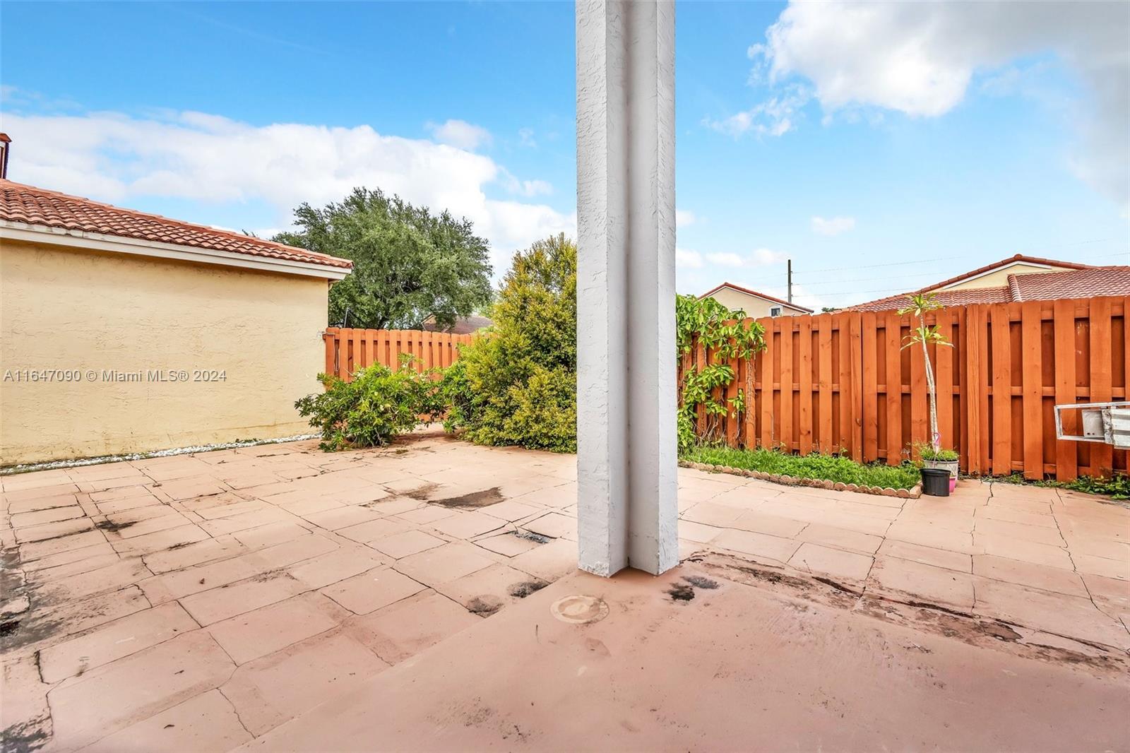 462 SW 87th Ct