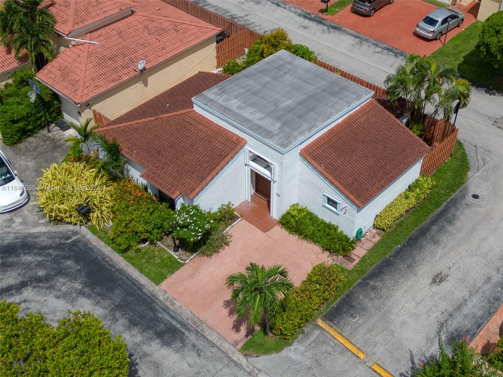 462 SW 87th Ct