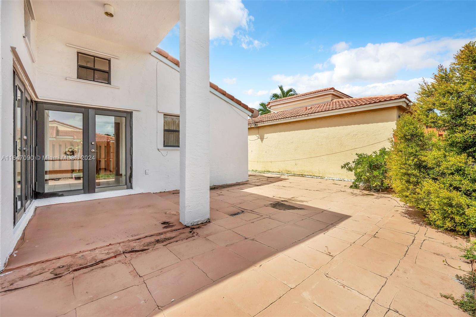 462 SW 87th Ct