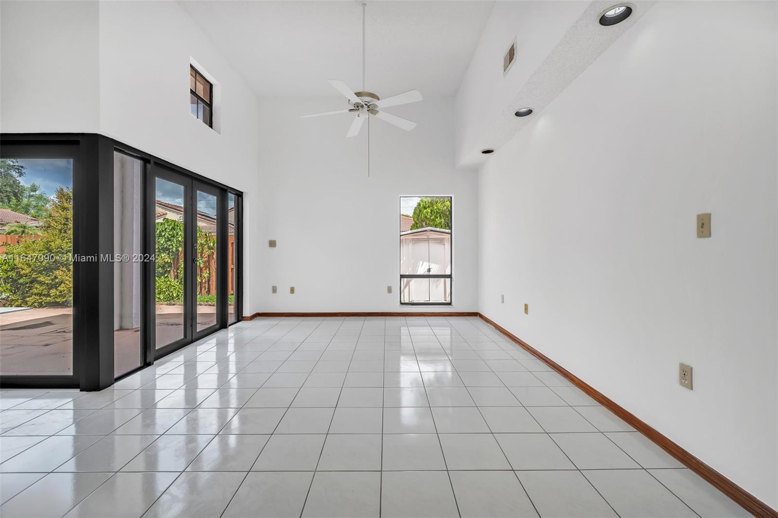 462 SW 87th Ct