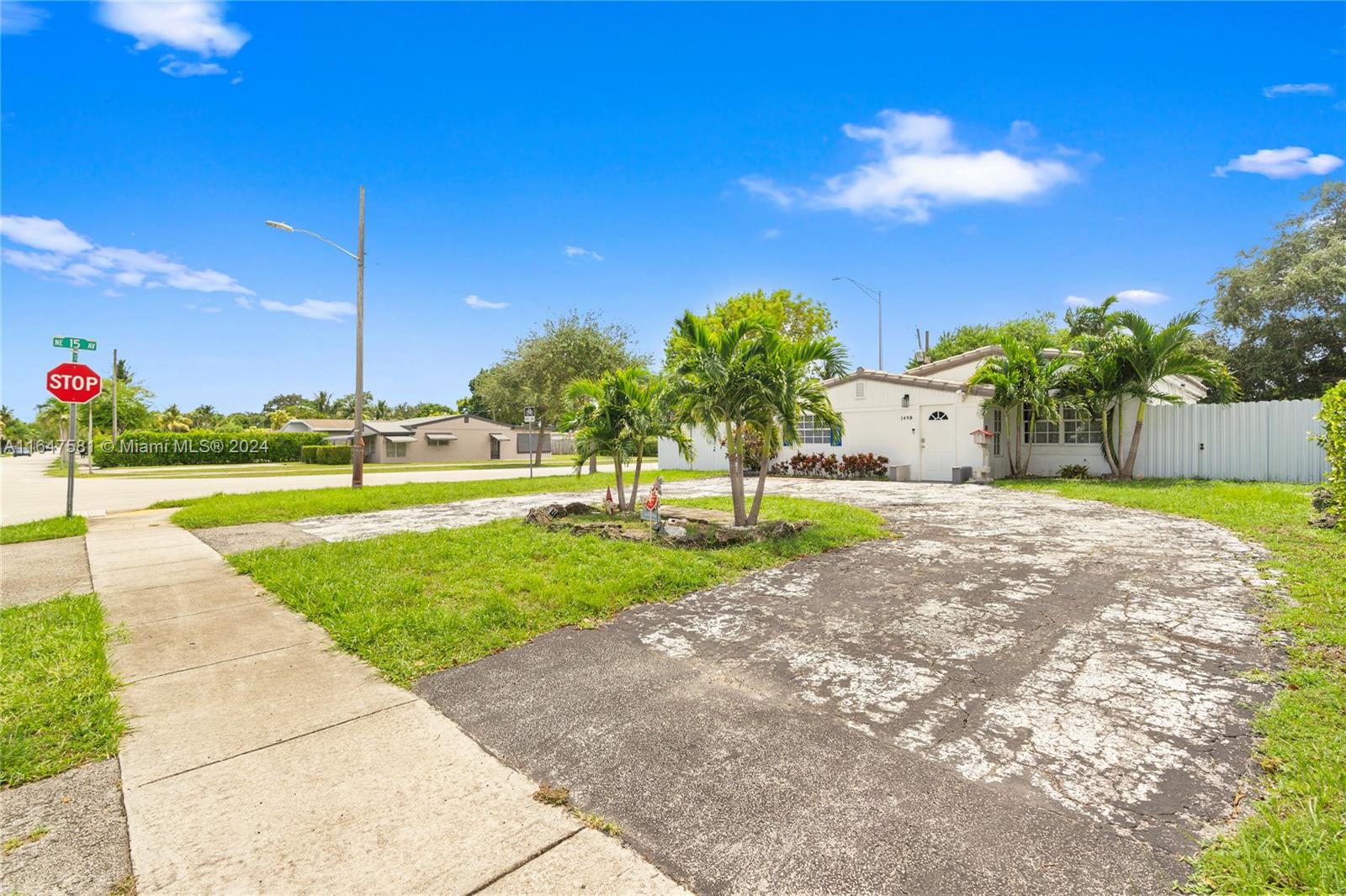 1498 NE 175th St