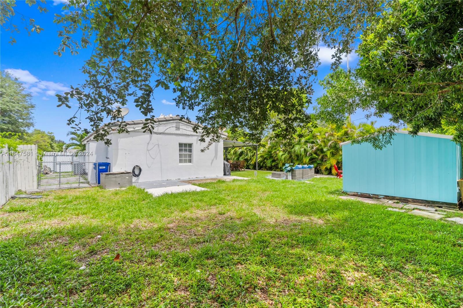 1498 NE 175th St
