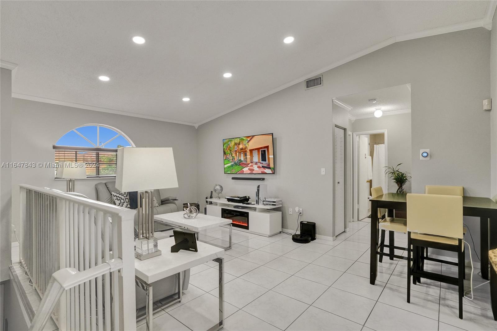 3570 W 80th St # 202 Unit: 58-202