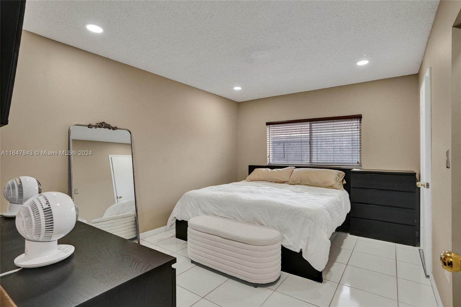 3570 W 80th St # 202 Unit: 58-202
