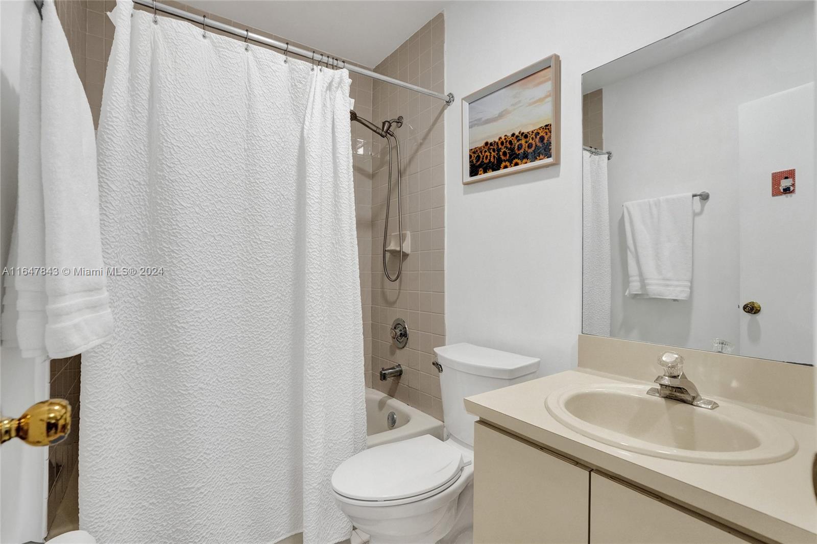 3570 W 80th St # 202 Unit: 58-202
