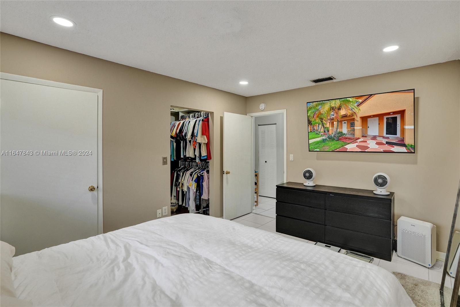 3570 W 80th St # 202 Unit: 58-202