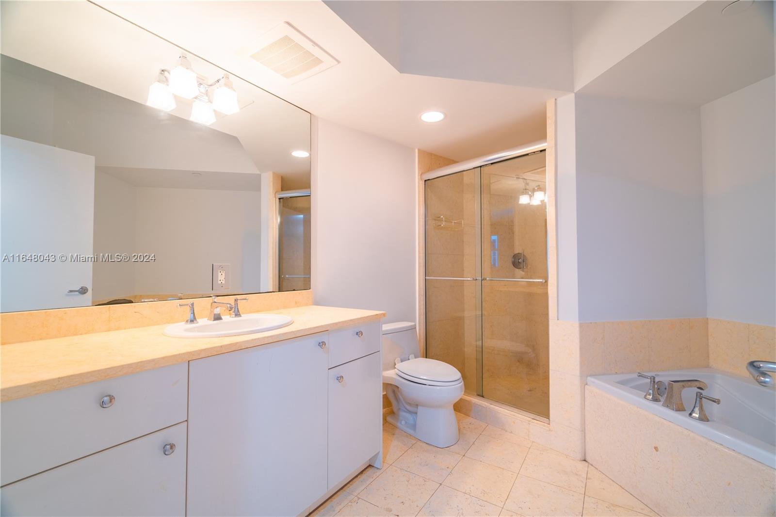 20000 E Country Club Dr # 1110