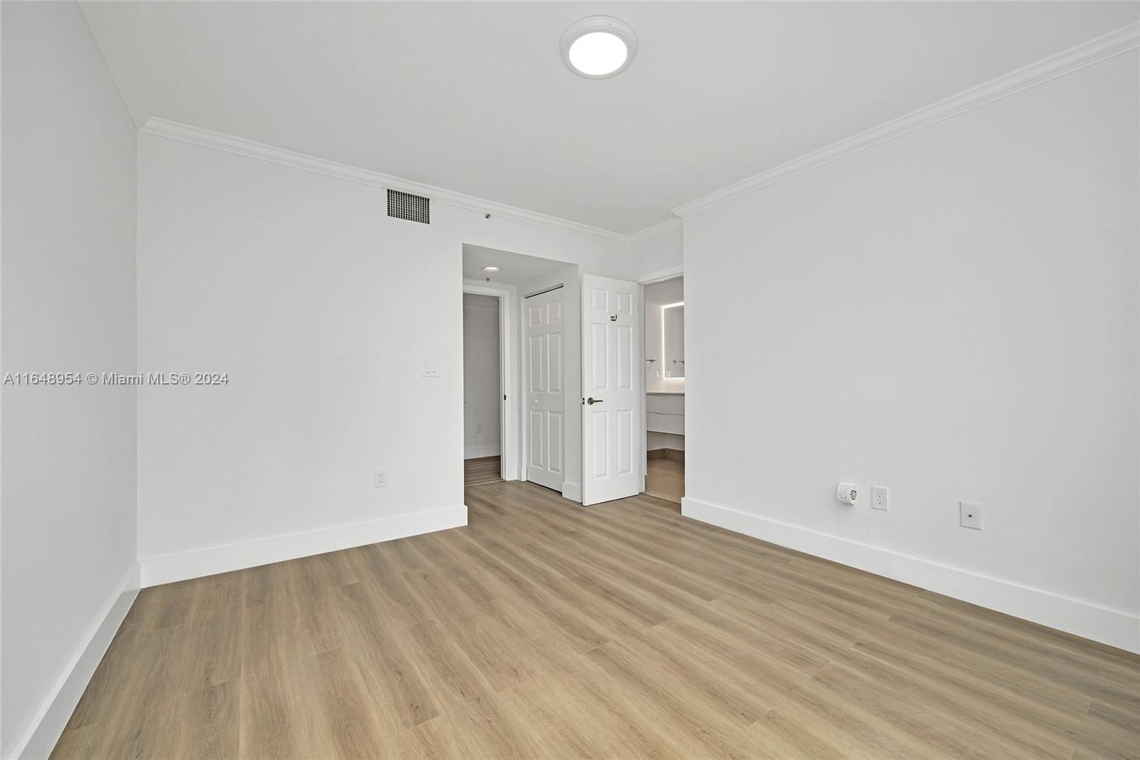 800 CLAUGHTON ISLAND DR # 905