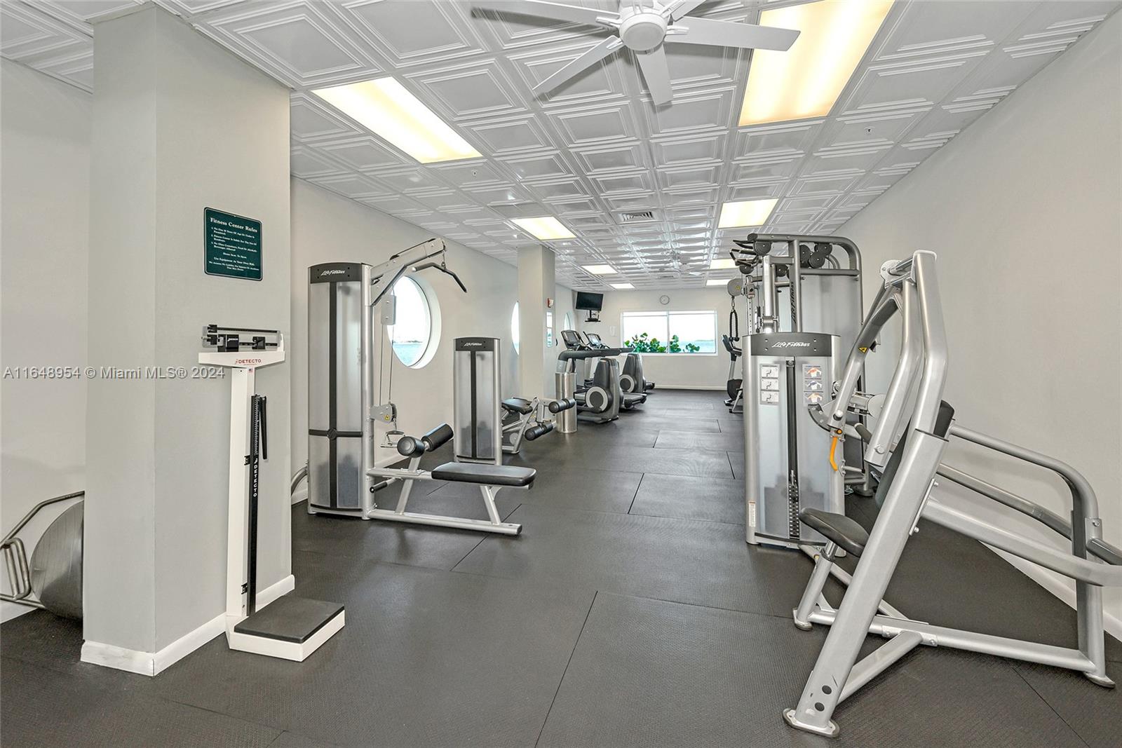 800 CLAUGHTON ISLAND DR # 905