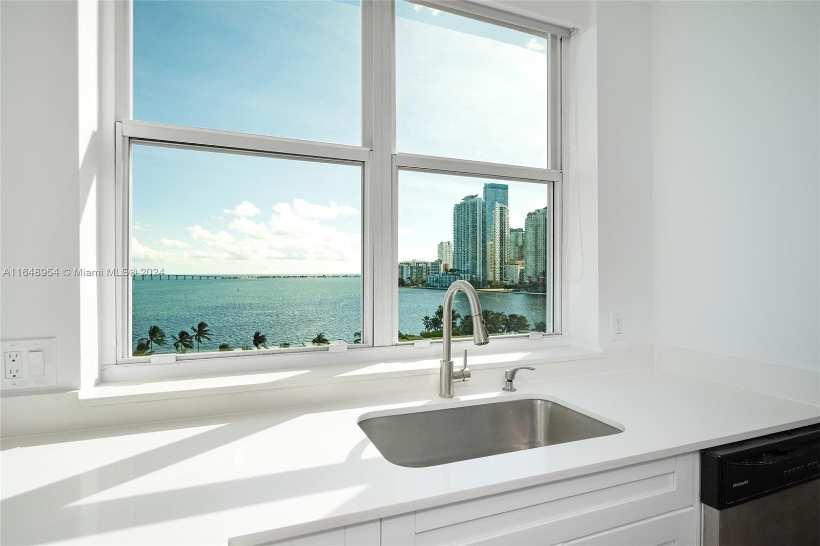 800 CLAUGHTON ISLAND DR # 905