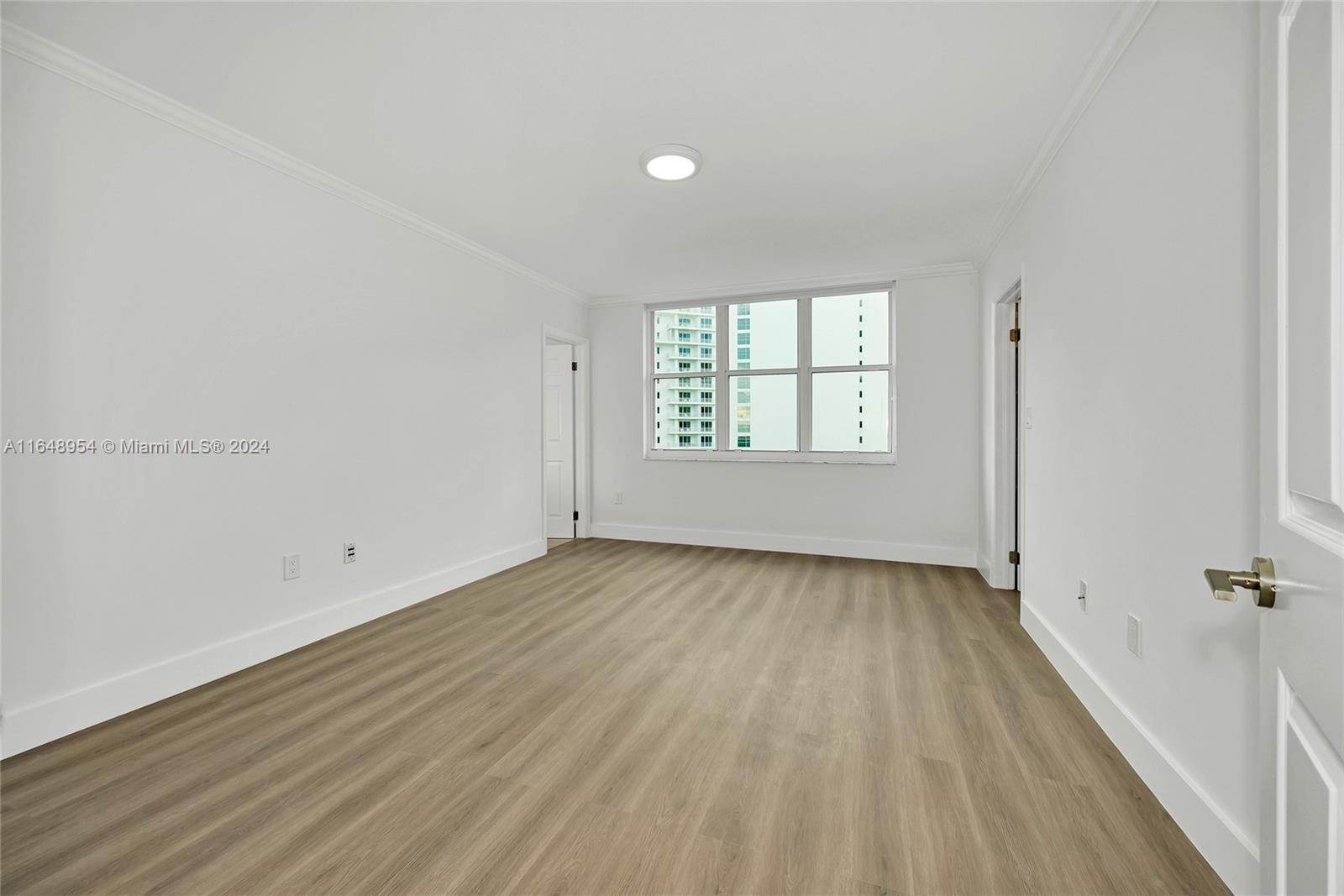 800 CLAUGHTON ISLAND DR # 905