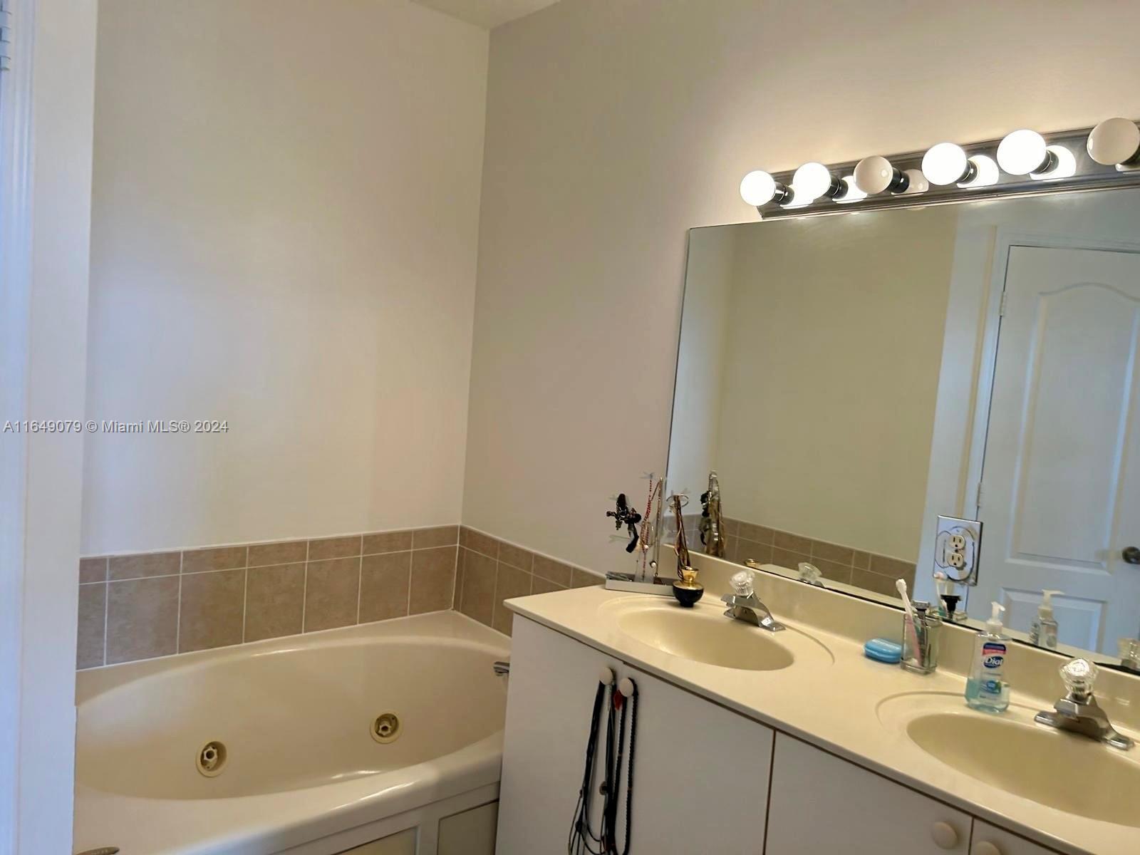 16408 SW 47th Ter