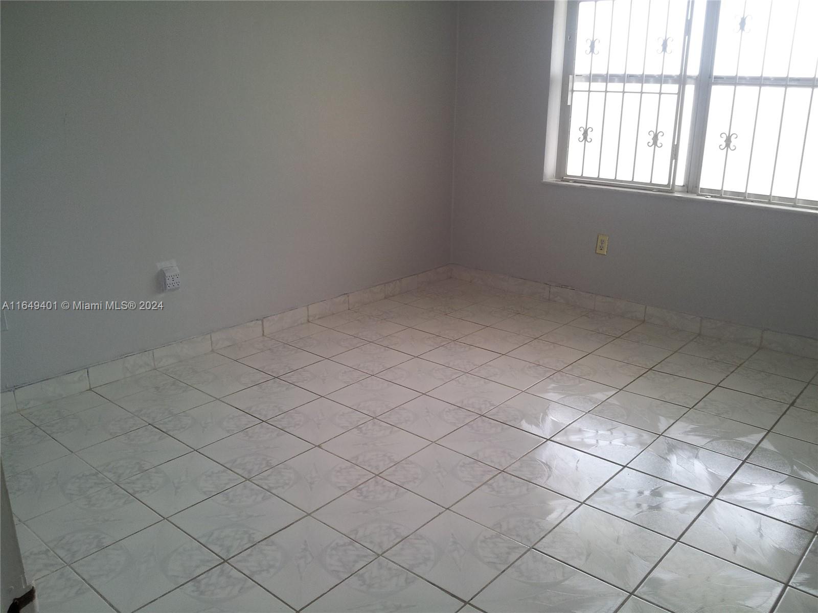 1401 NE 191st St # D205