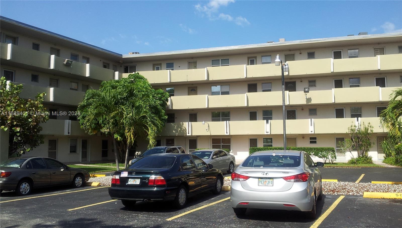 1401 NE 191st St # D205