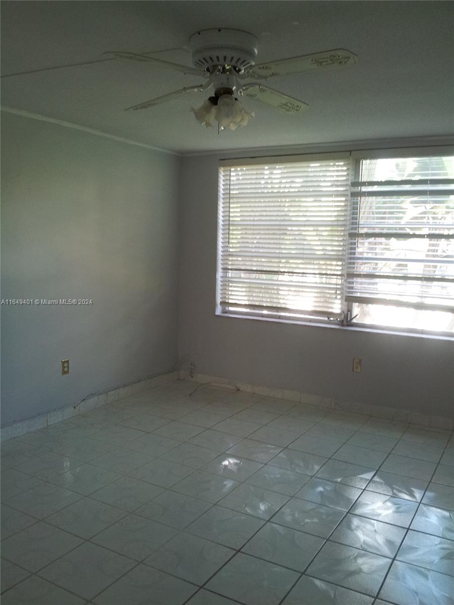 1401 NE 191st St # D205