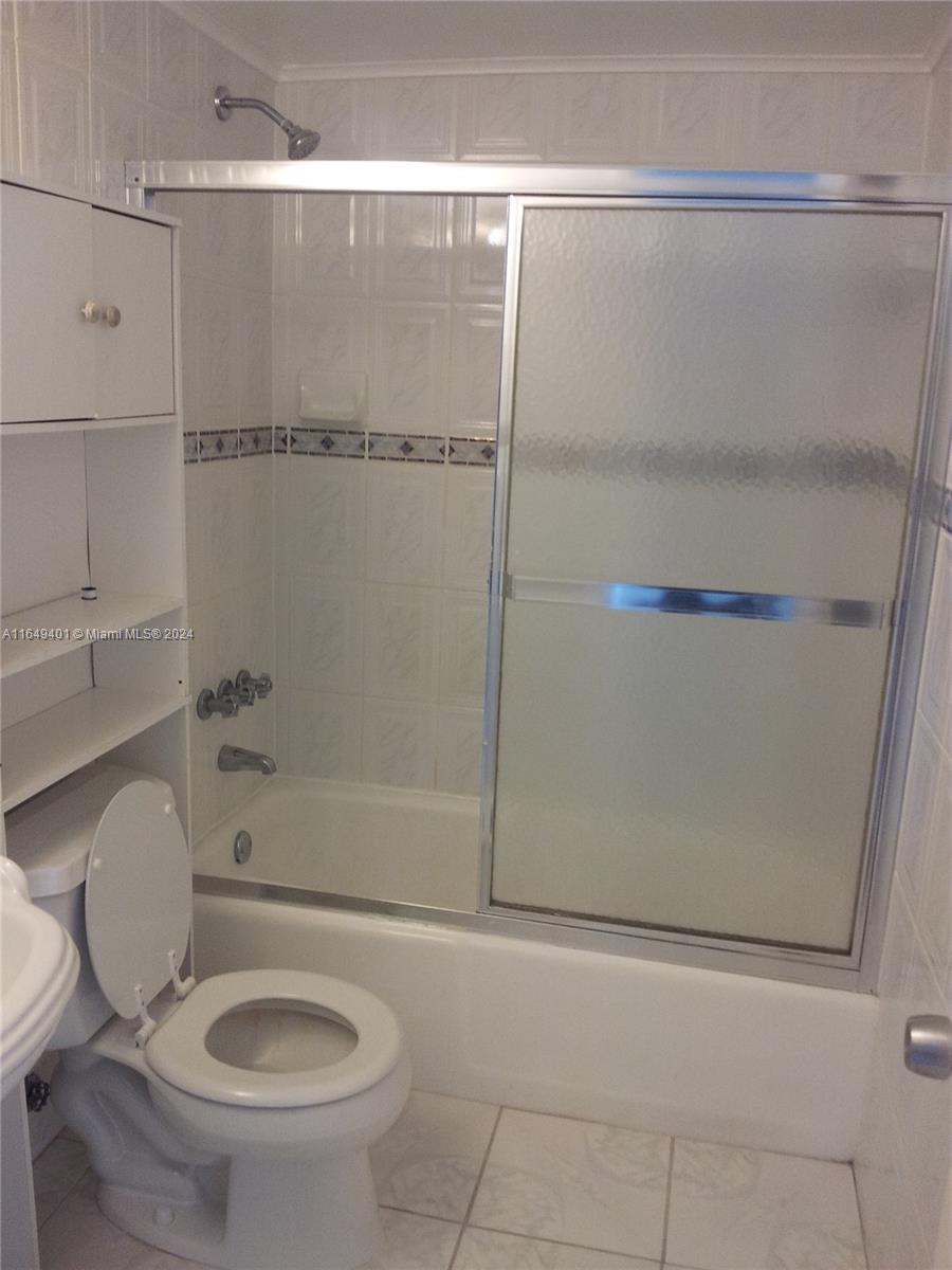 1401 NE 191st St # D205