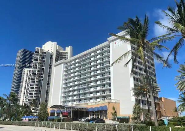 19201 Collins Ave # 1036