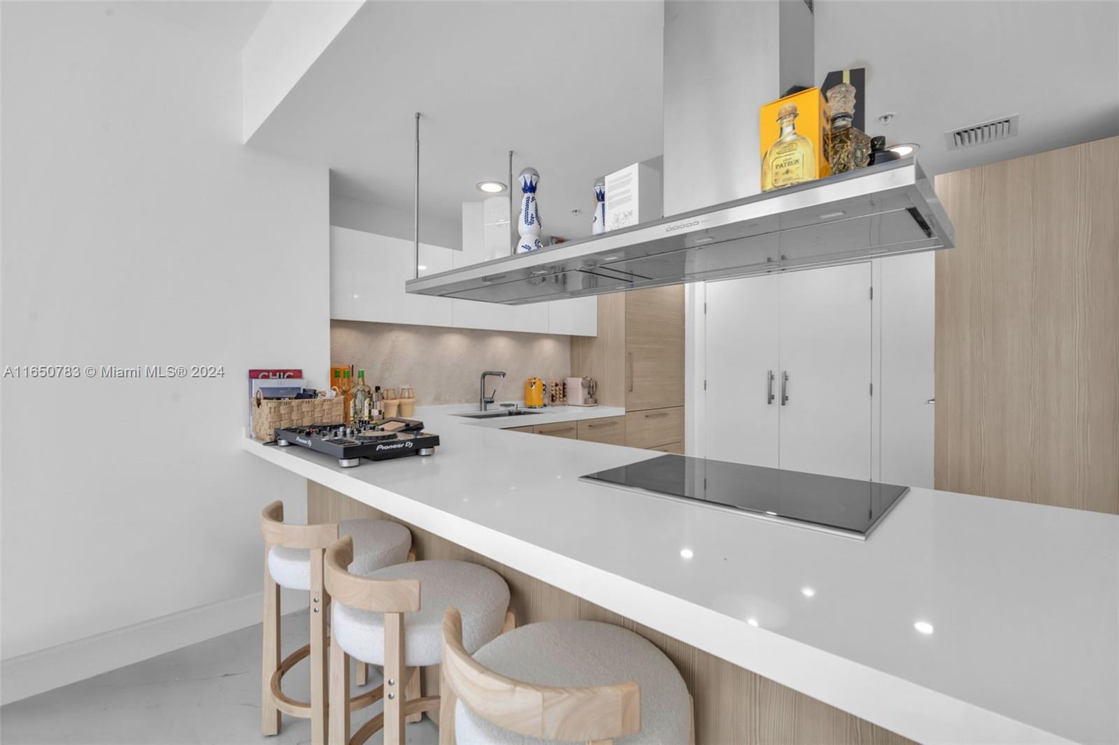 17111 Biscayne Blvd # 411
