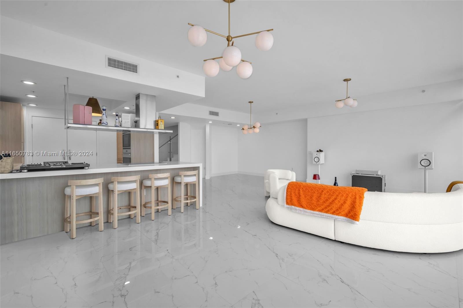 17111 Biscayne Blvd # 411