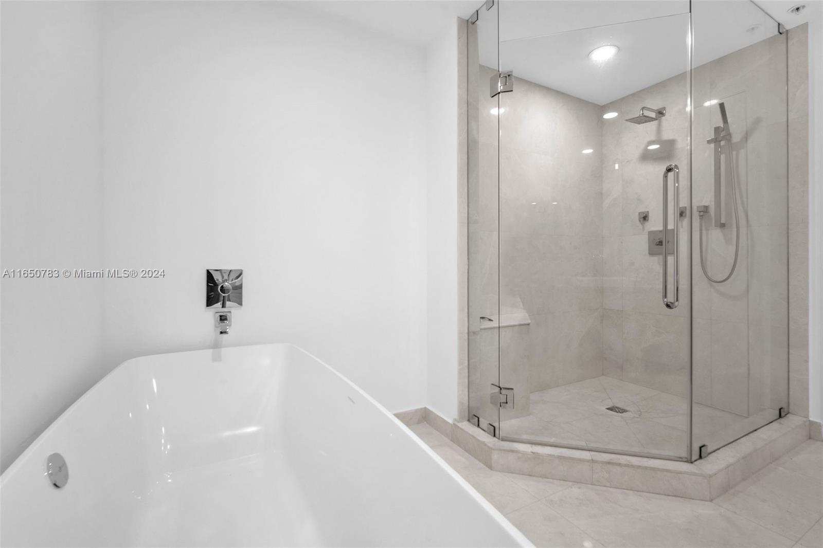 17111 Biscayne Blvd # 411