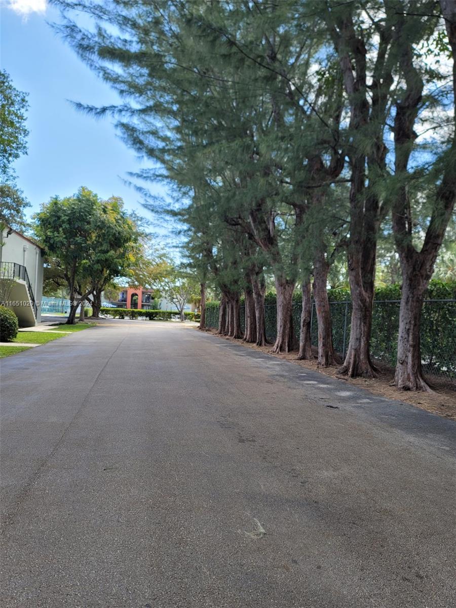 10786 N Kendall Dr # D10