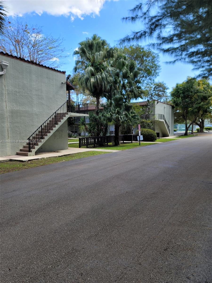 10786 N Kendall Dr # D10