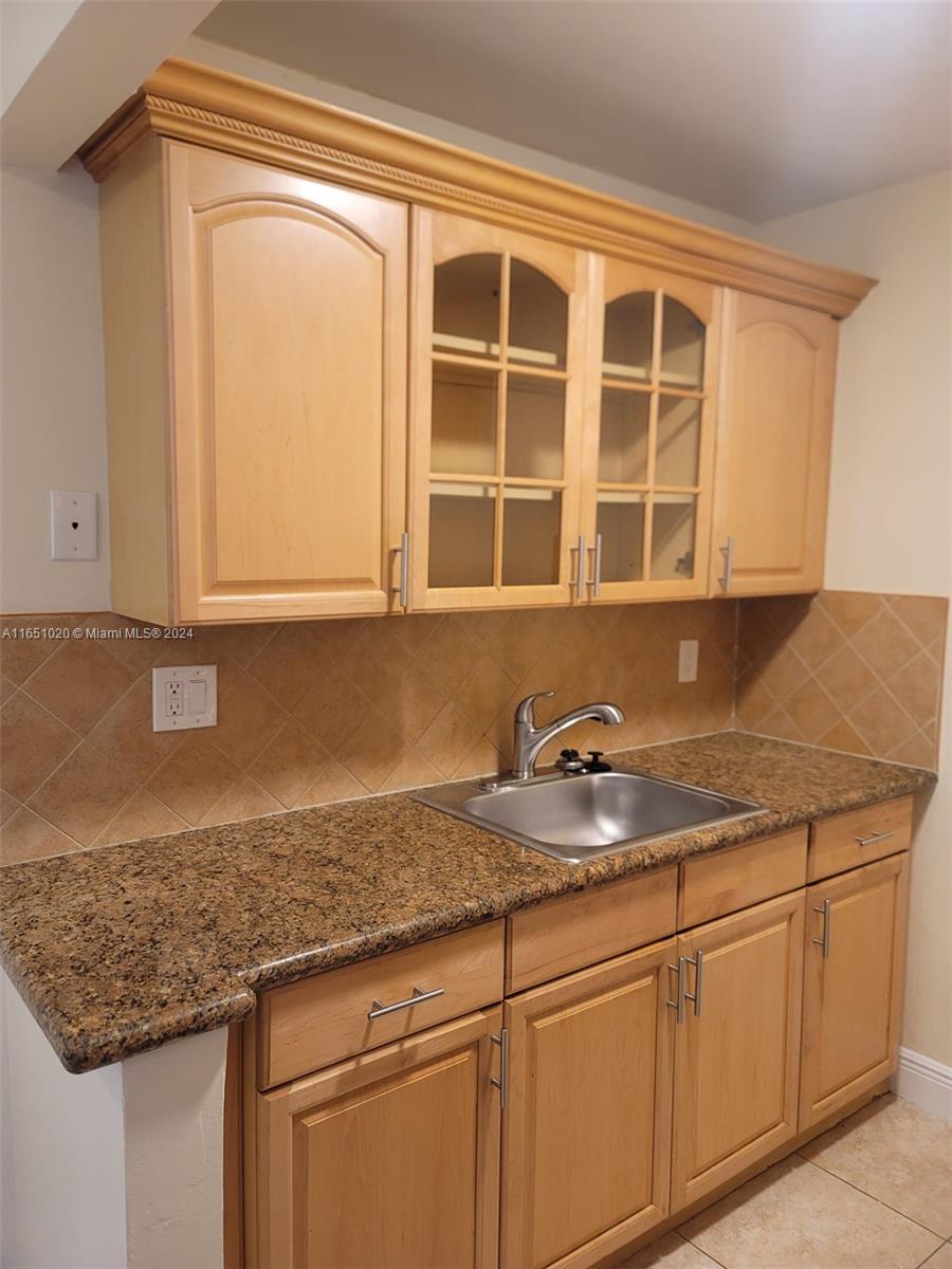 10786 N Kendall Dr # D10