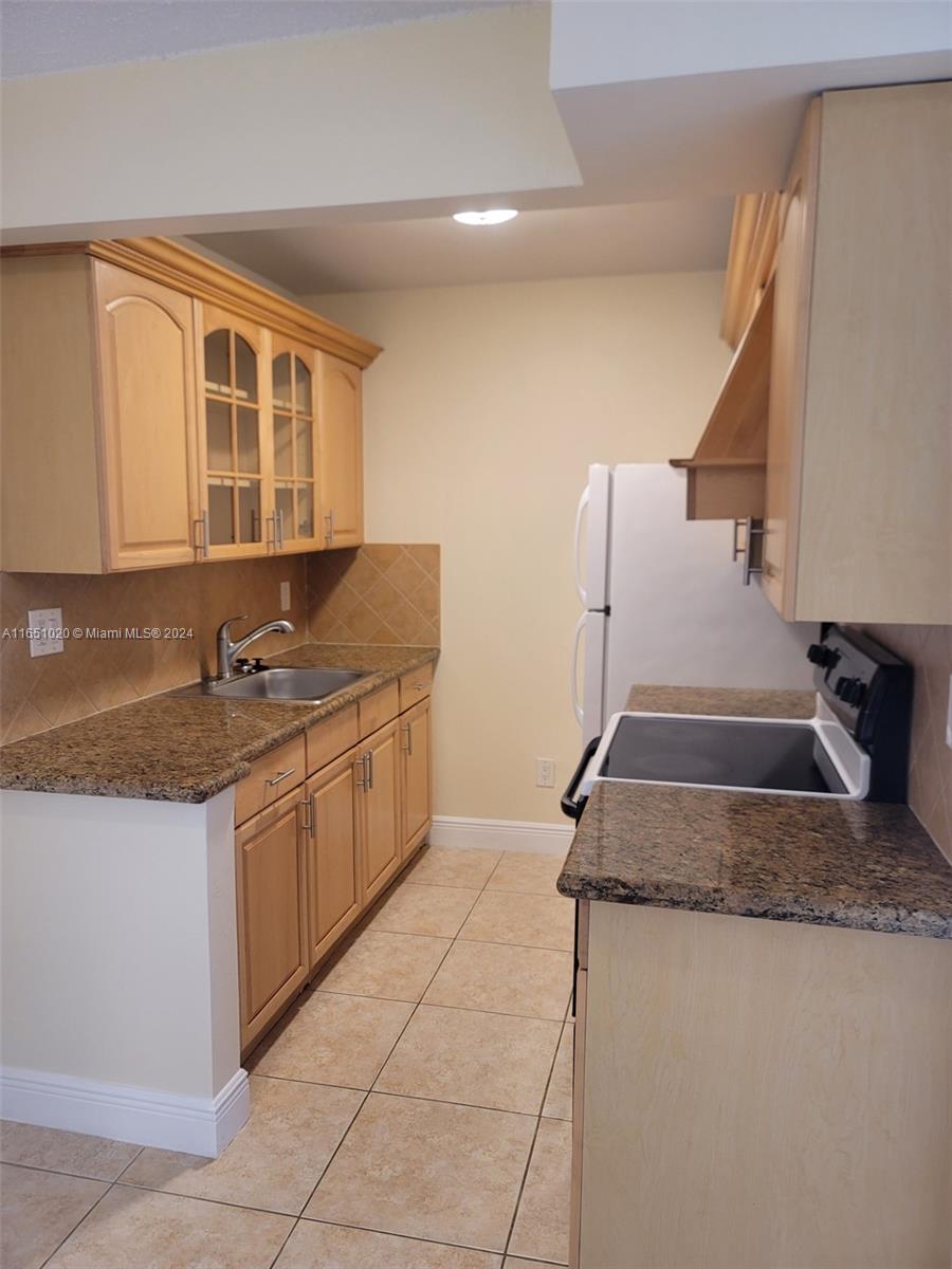 10786 N Kendall Dr # D10