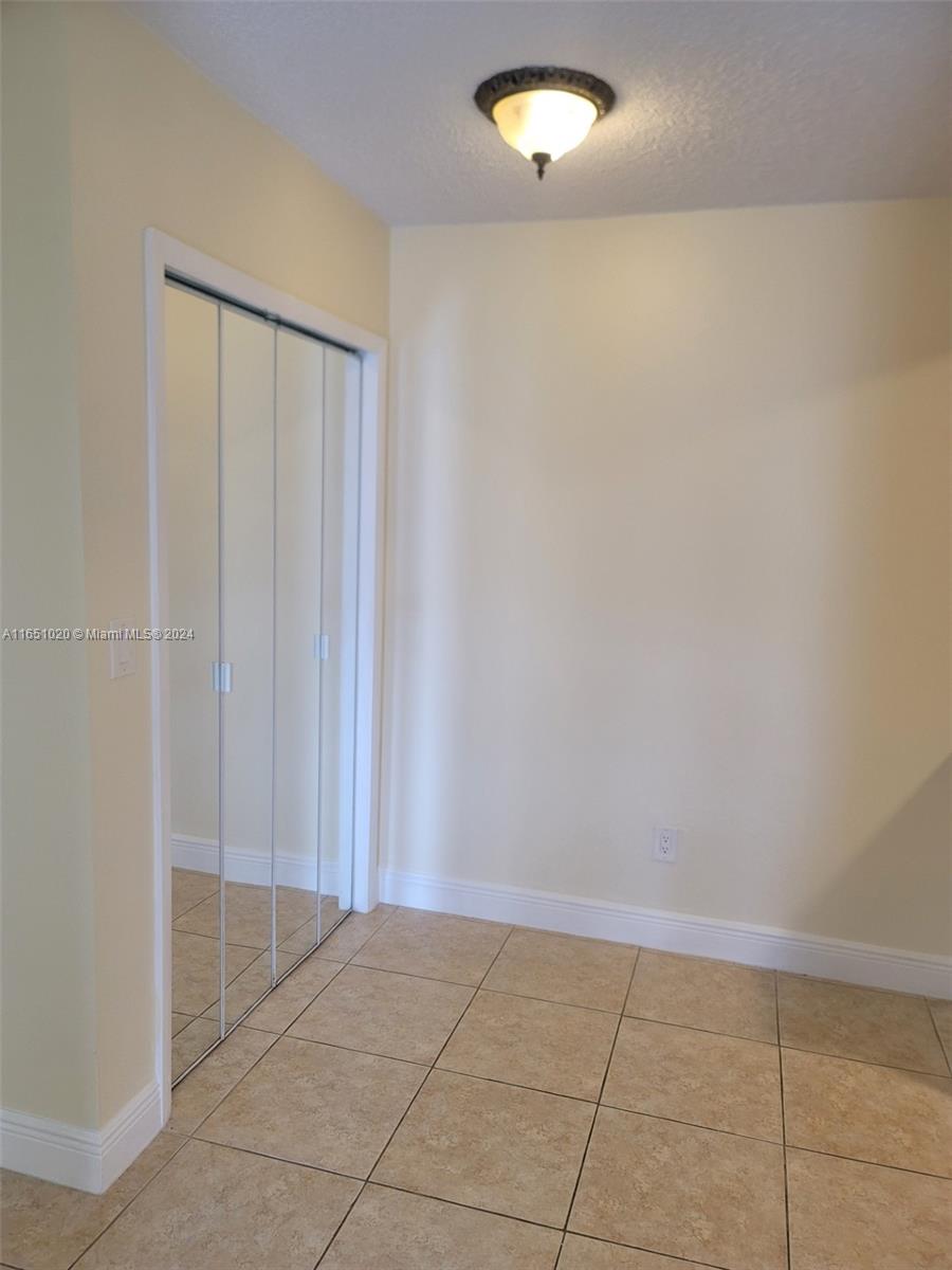 10786 N Kendall Dr # D10