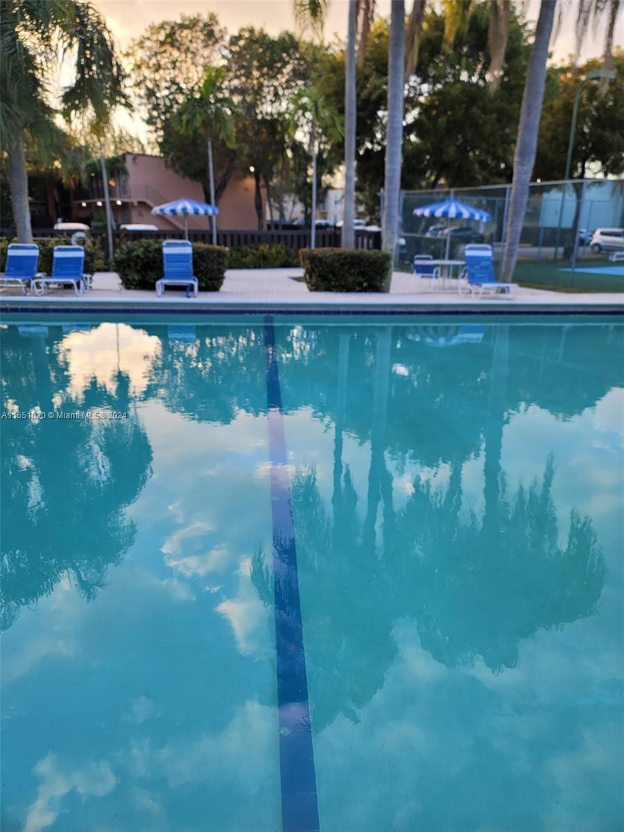 10786 N Kendall Dr # D10