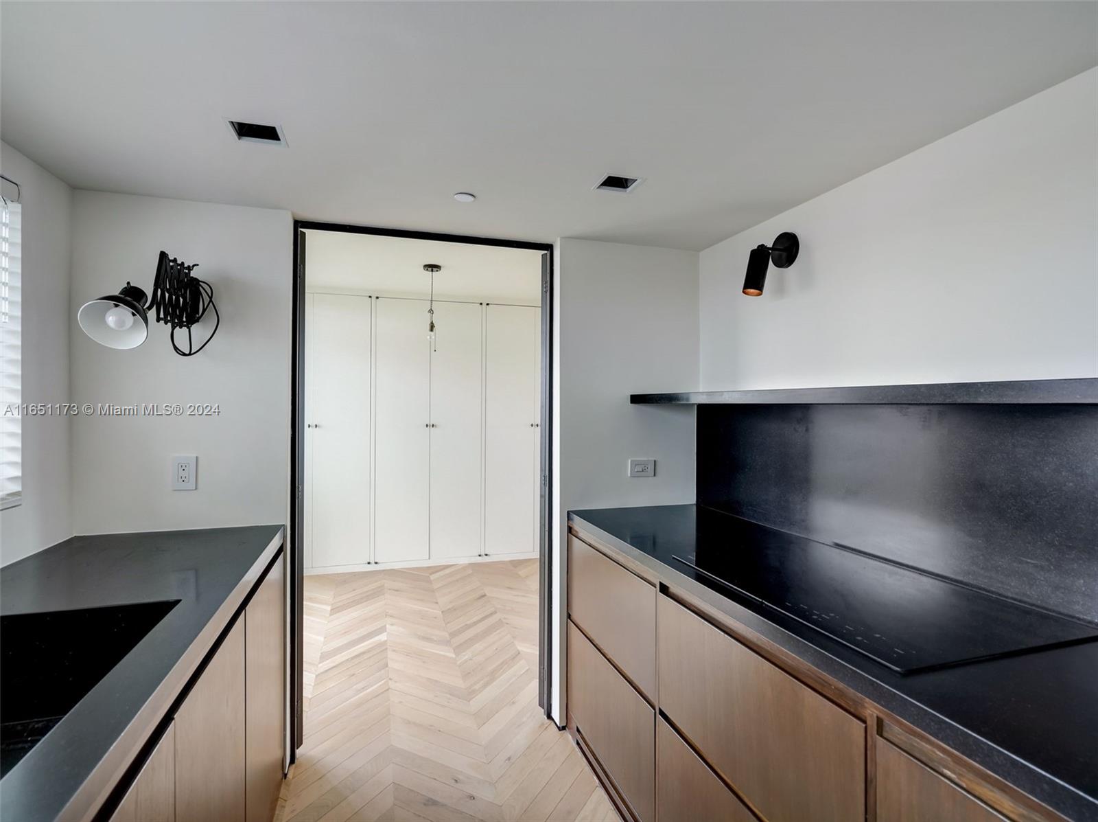720 Coral Way # 14P