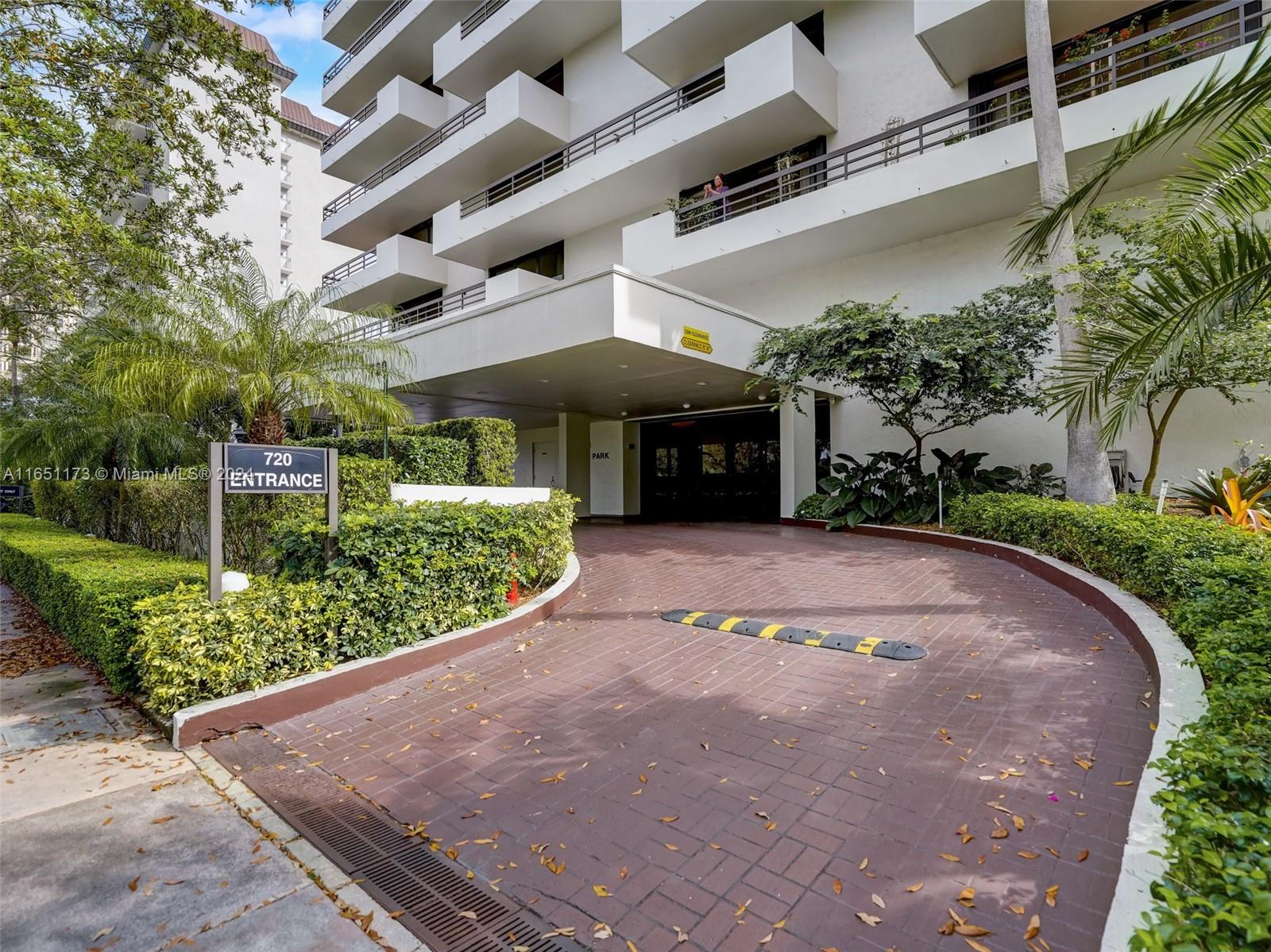 720 Coral Way # 14P