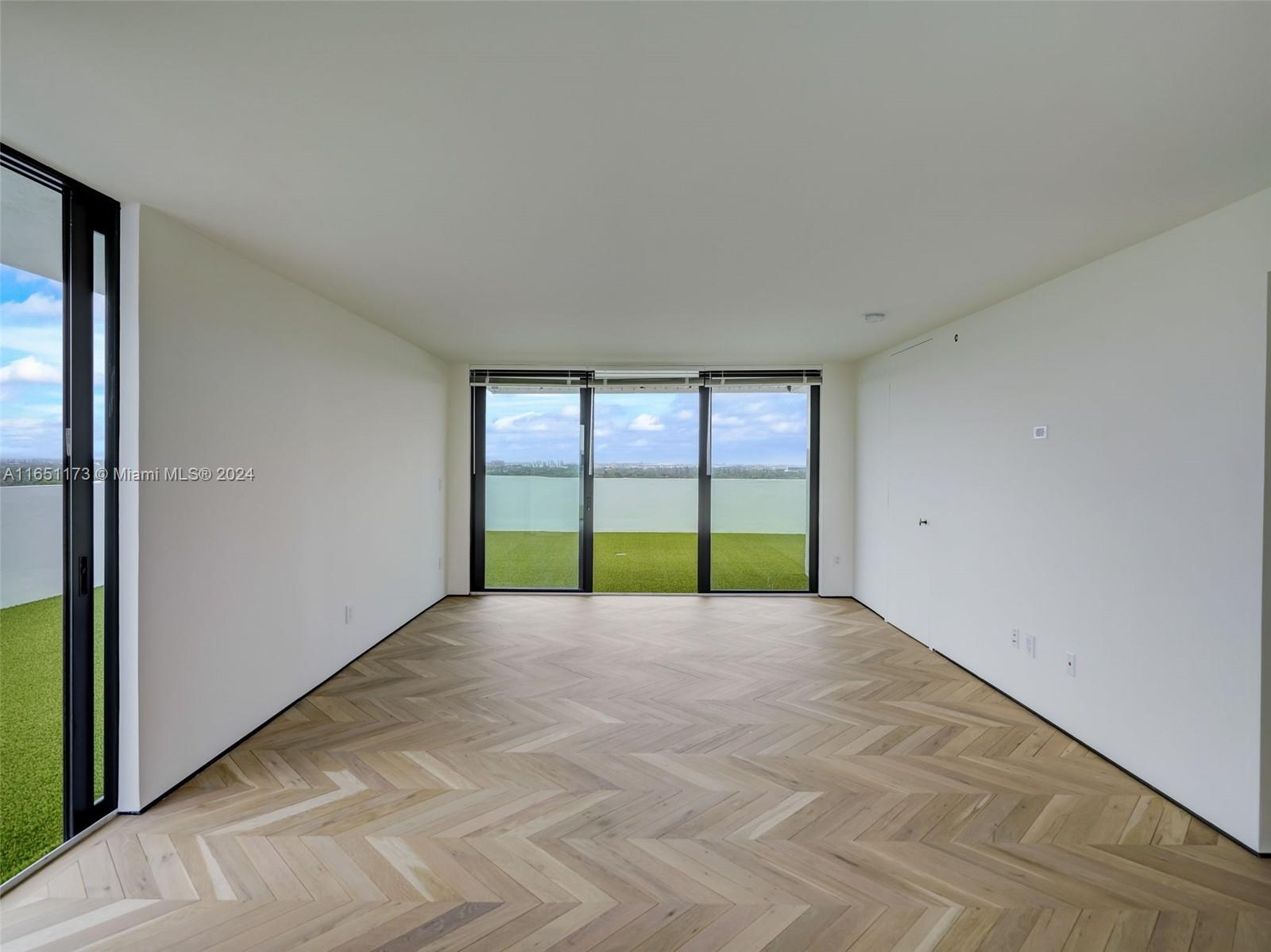720 Coral Way # 14P