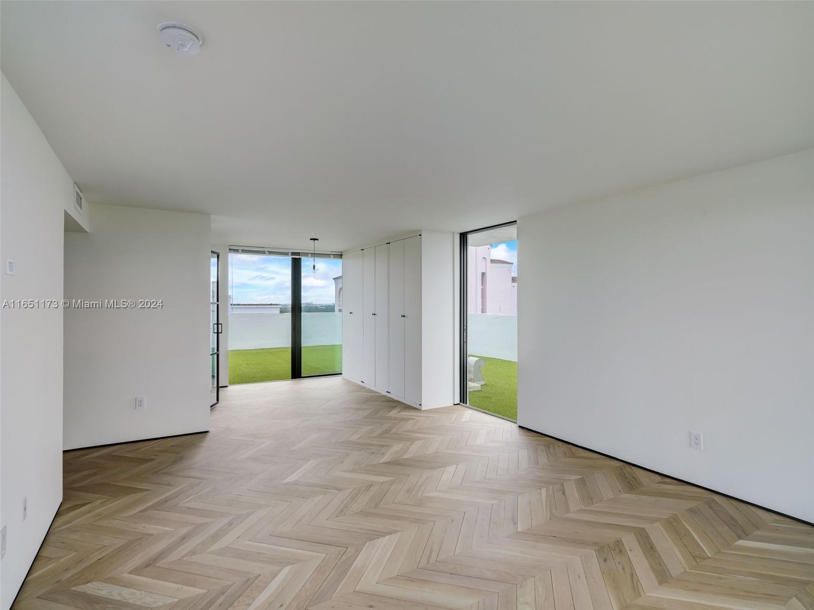 720 Coral Way # 14P
