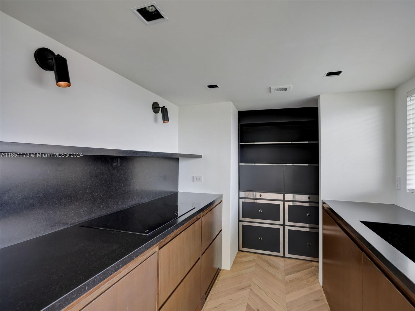 720 Coral Way # 14P