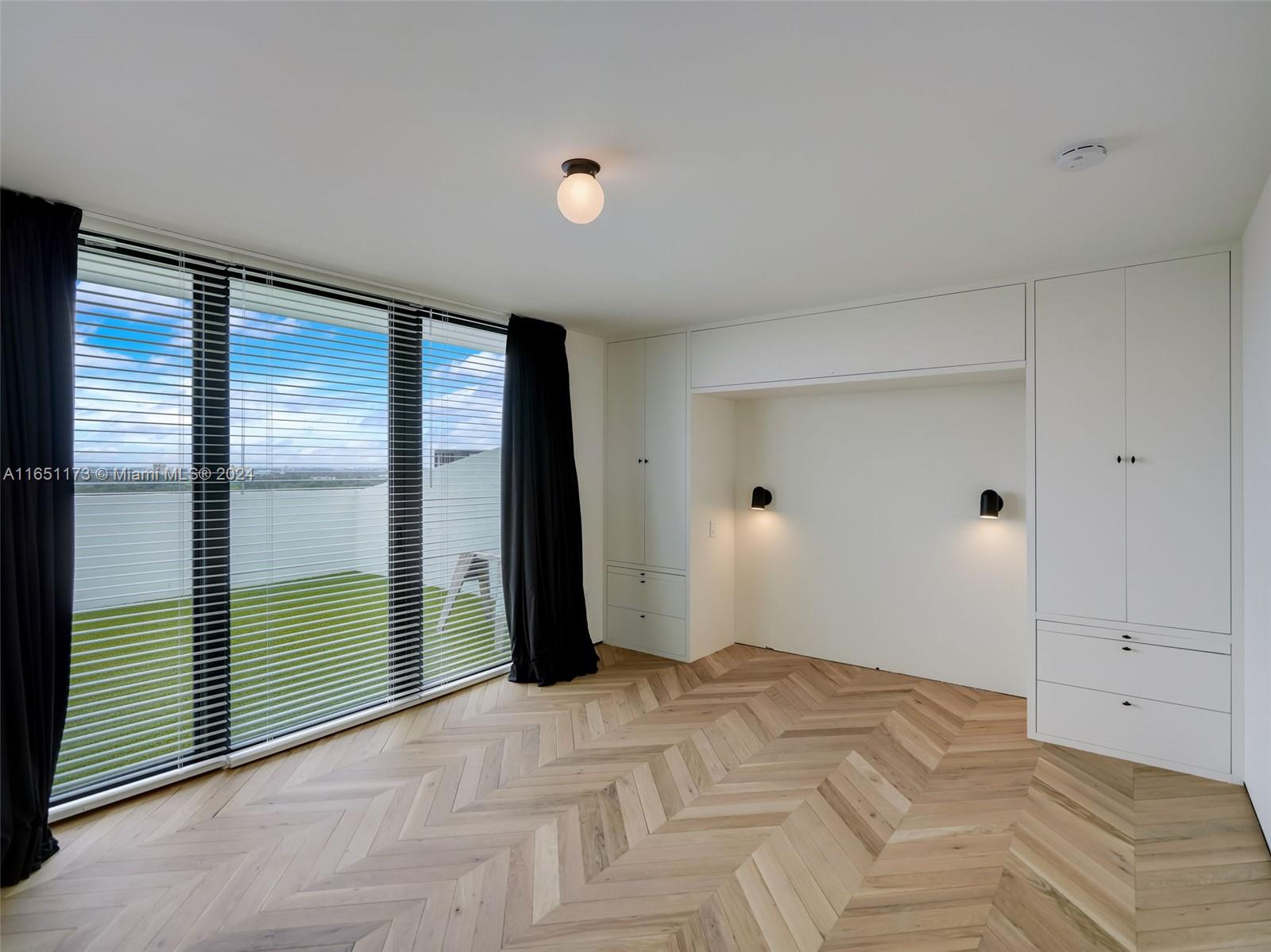 720 Coral Way # 14P