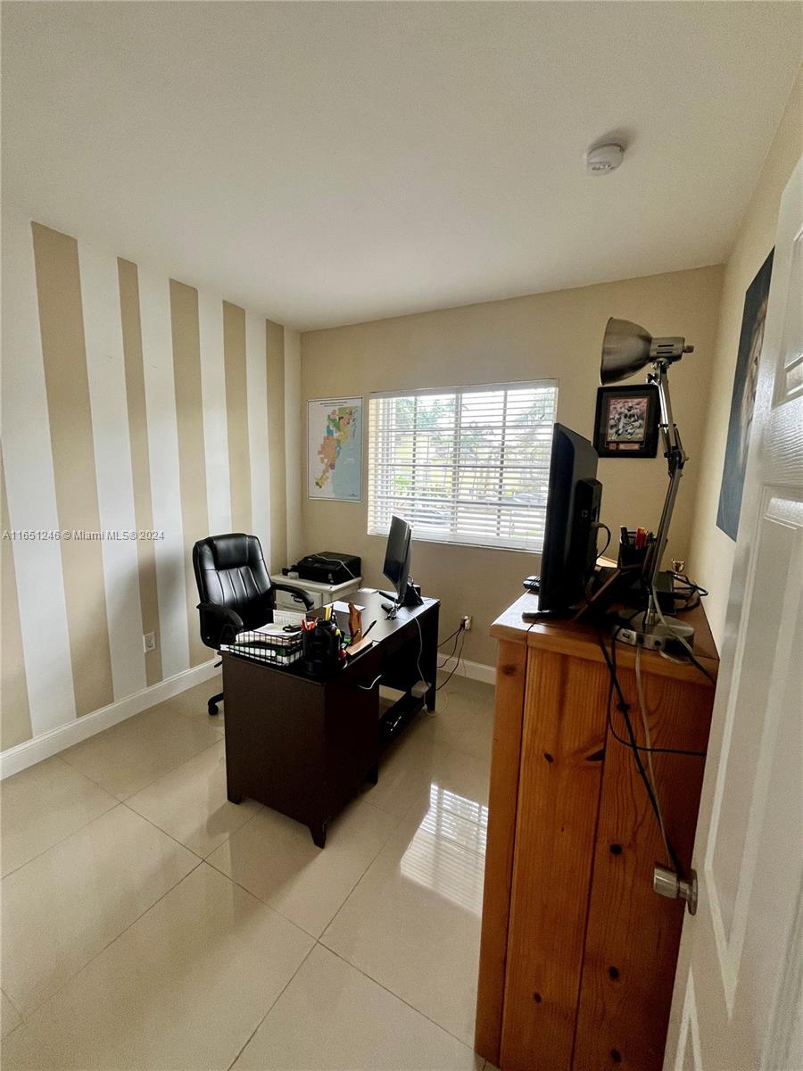 371 NE 26th Ter # 204