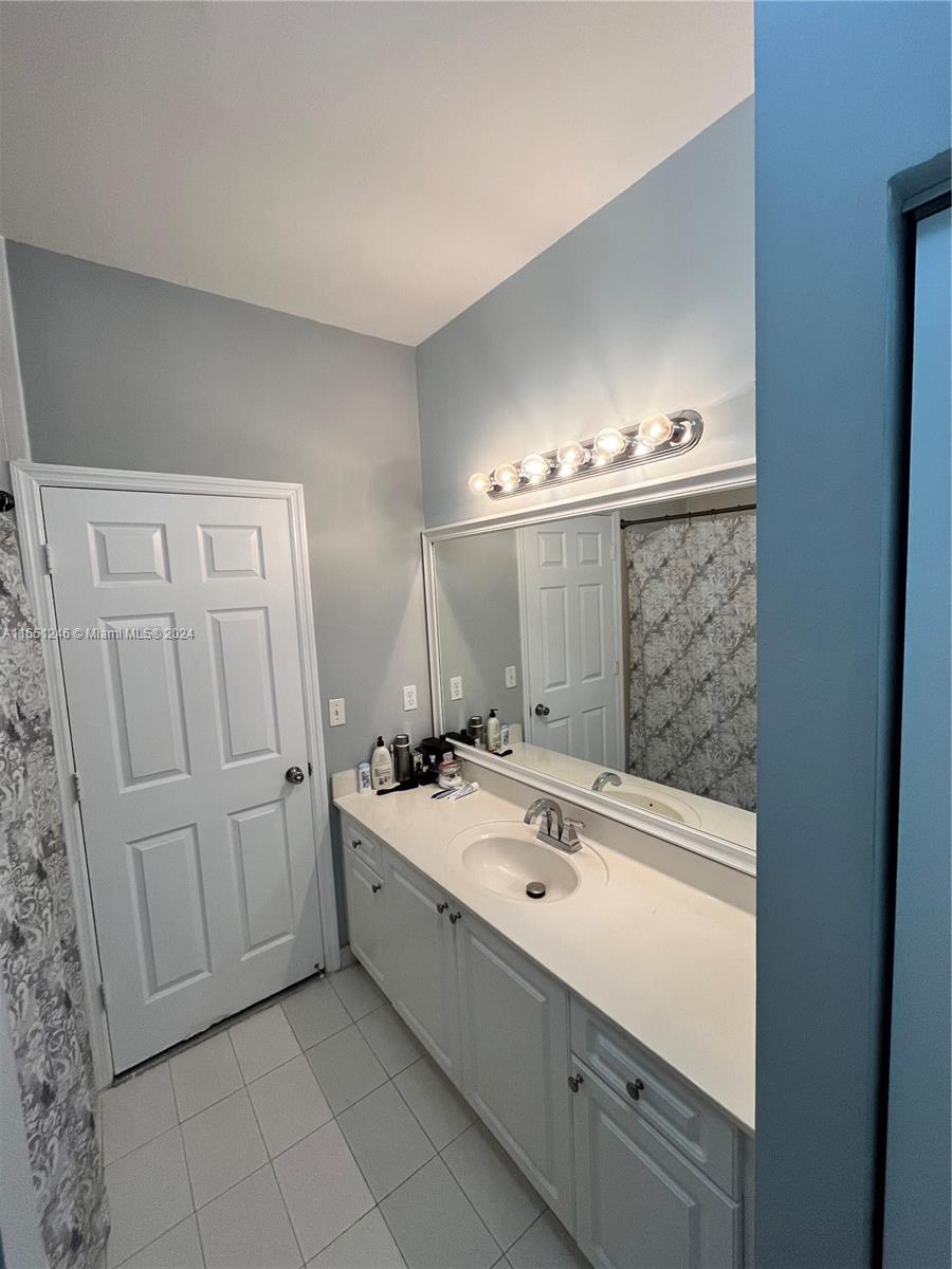 371 NE 26th Ter # 204