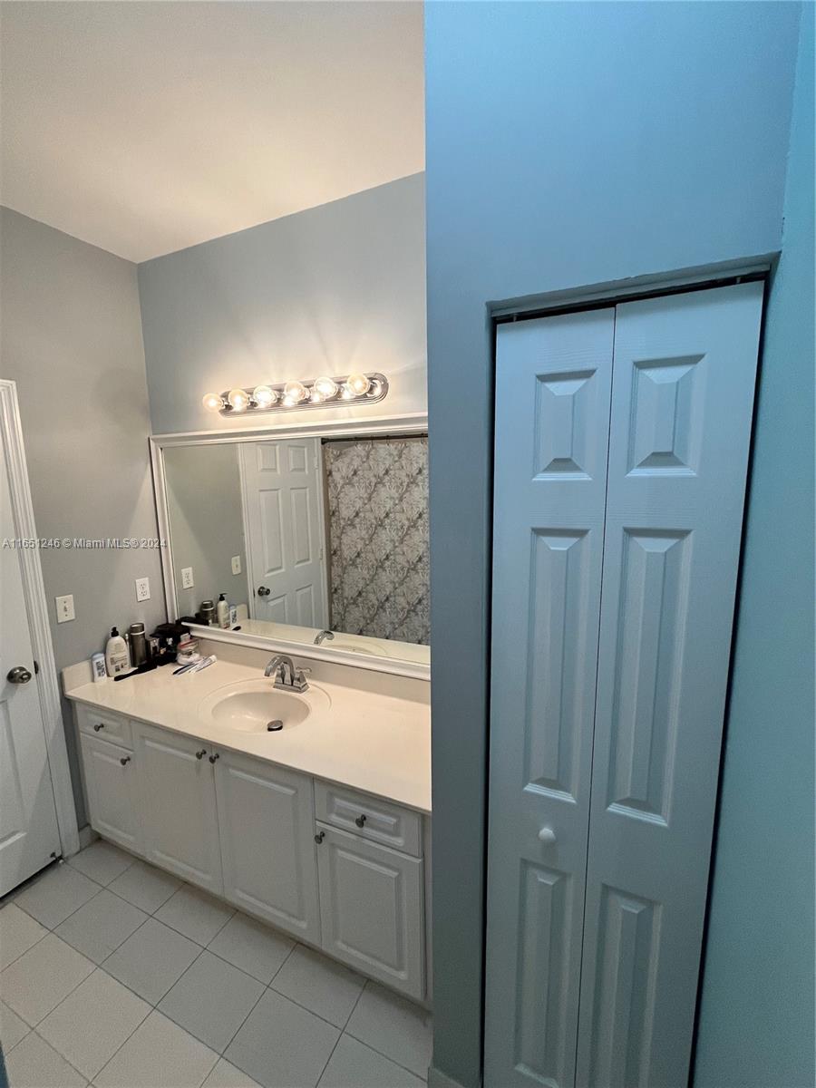 371 NE 26th Ter # 204