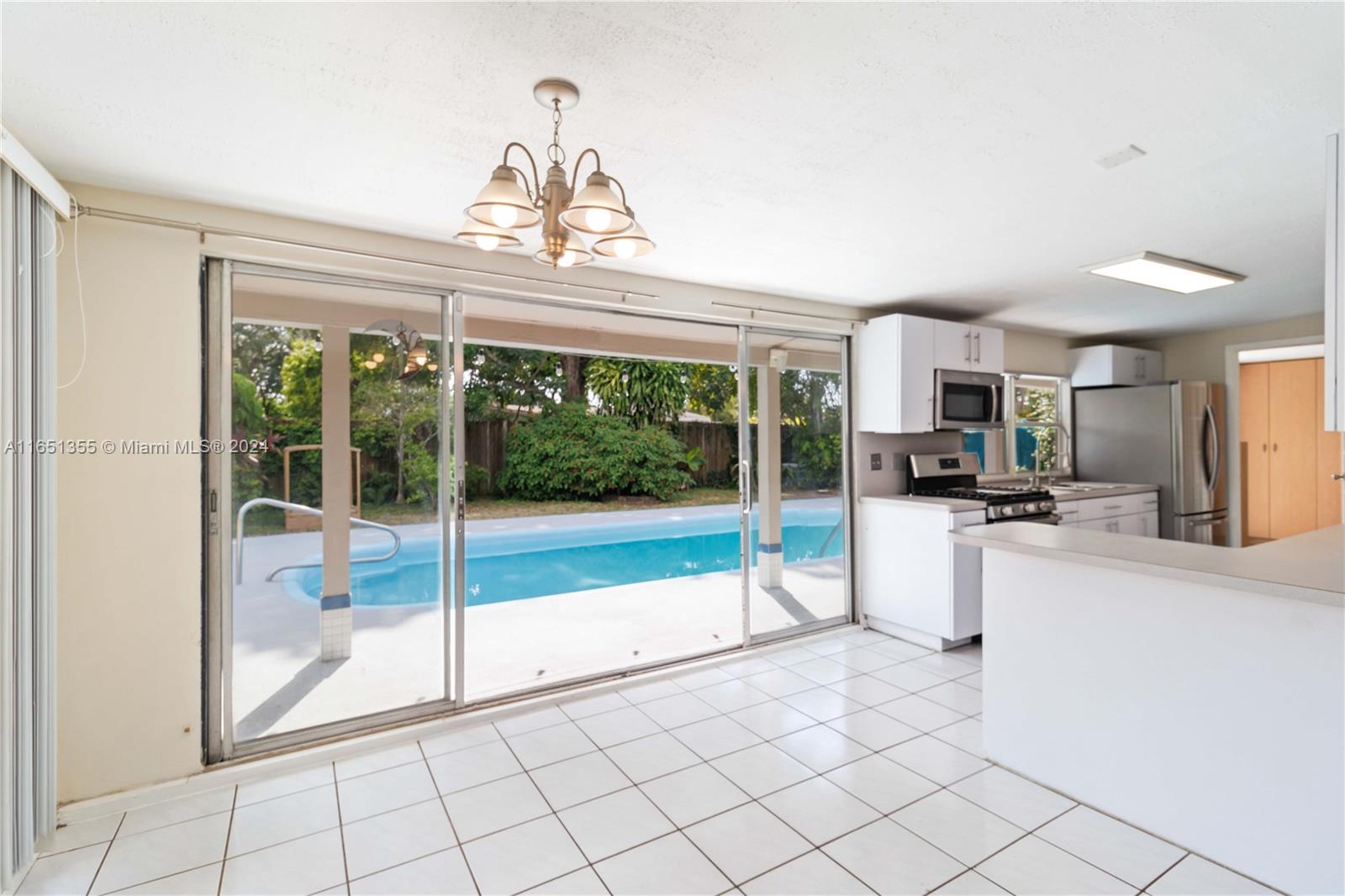 1110 NW 43rd St