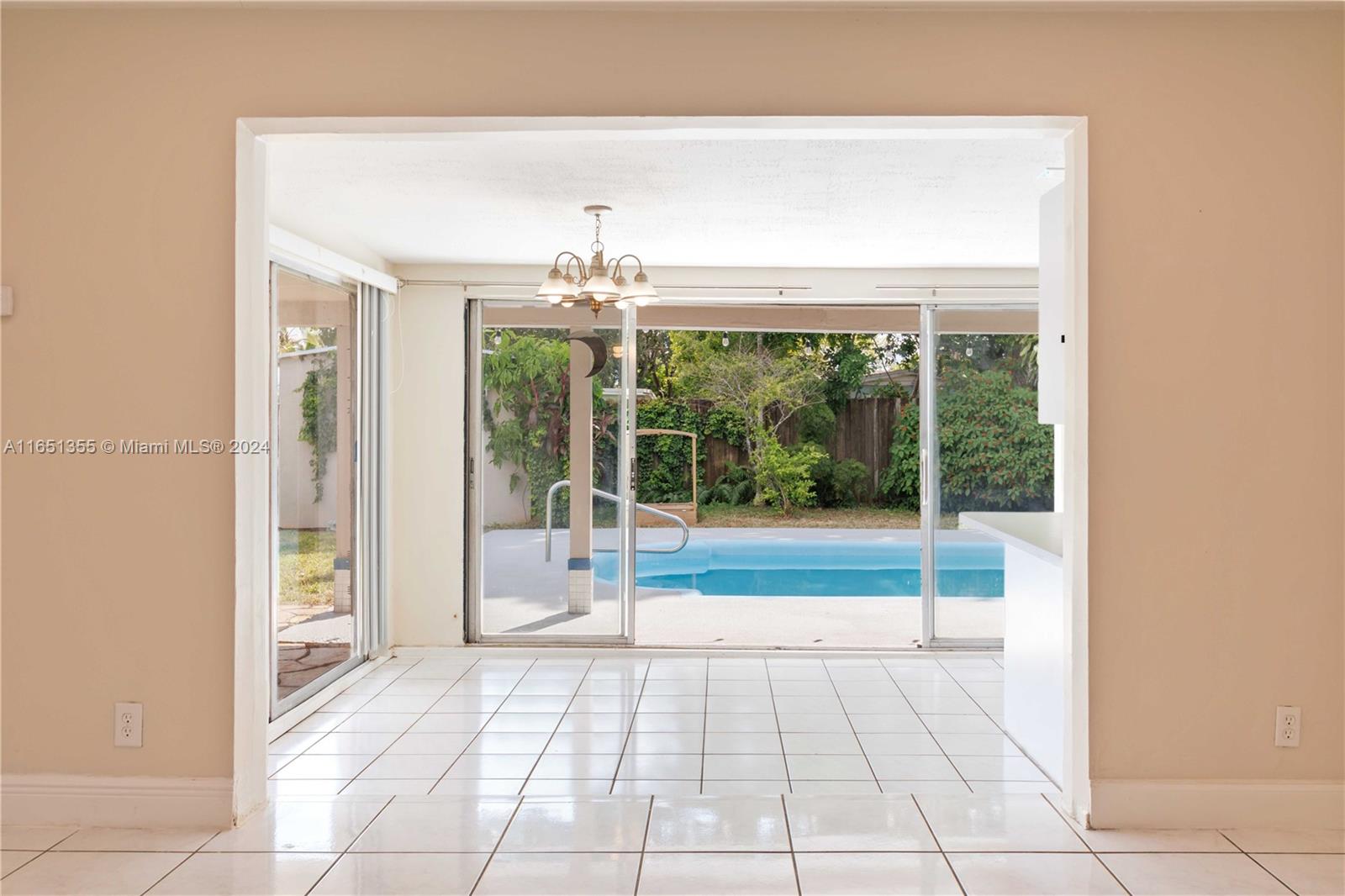 1110 NW 43rd St