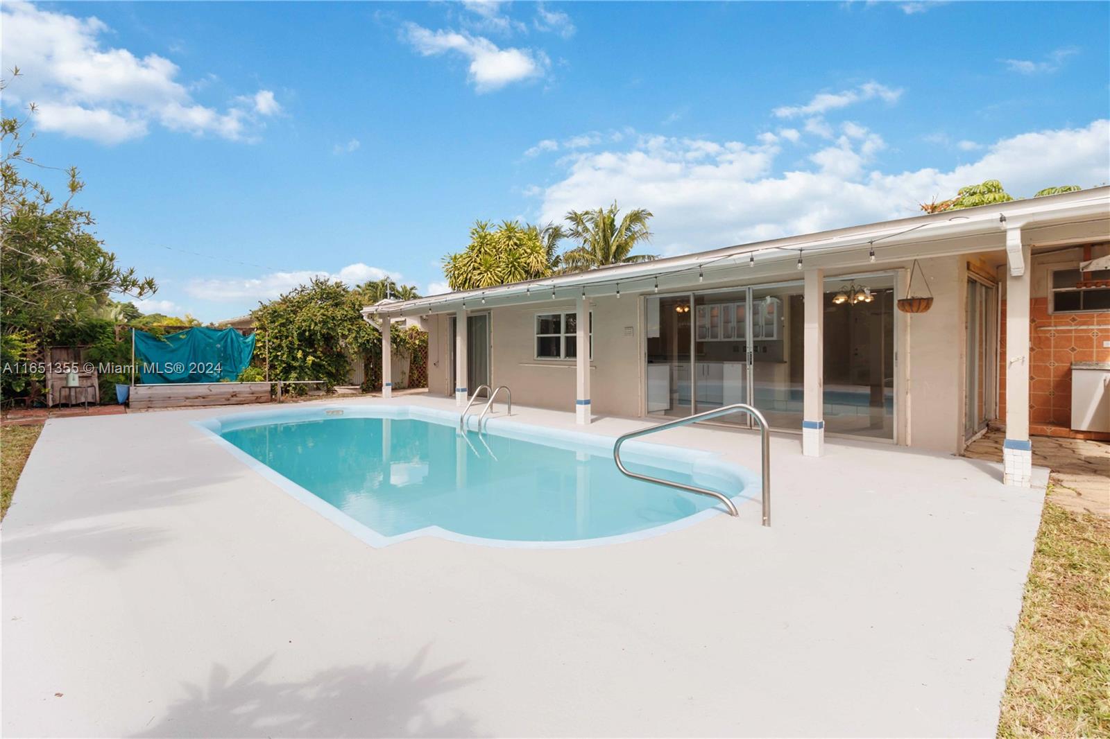 1110 NW 43rd St