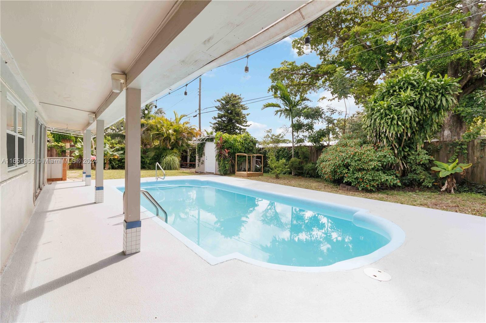 1110 NW 43rd St