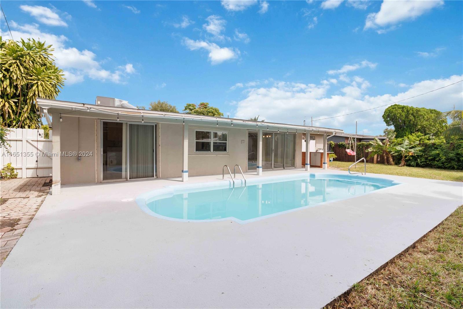 1110 NW 43rd St