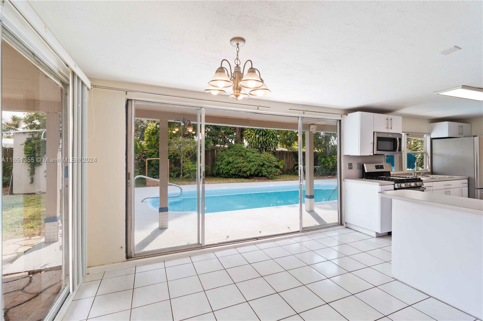 1110 NW 43rd St