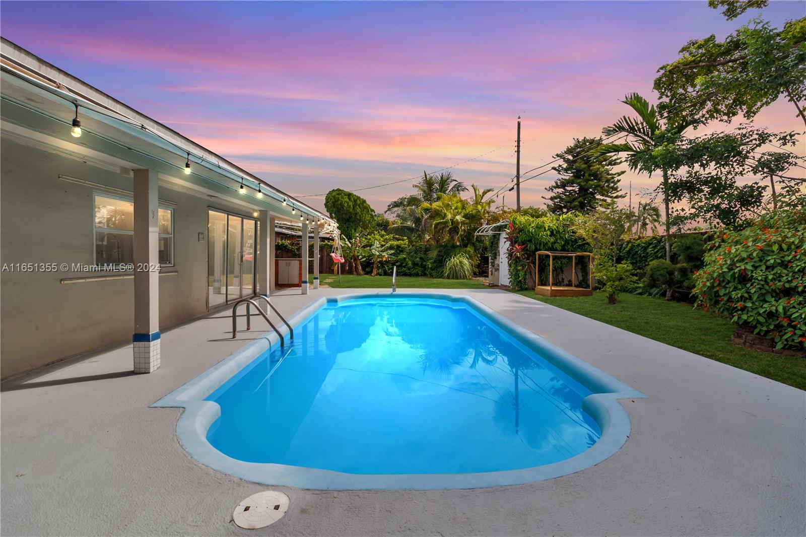 1110 NW 43rd St