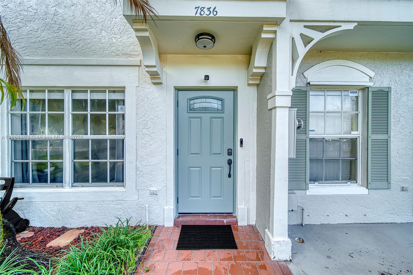 7836 Dixie Beach Cir